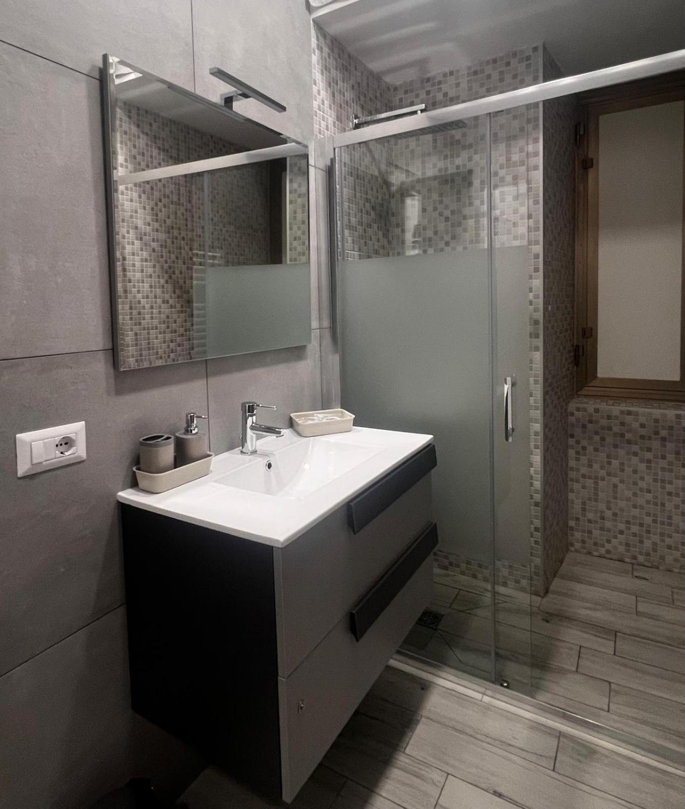 Domus Re Ferdinando Naples